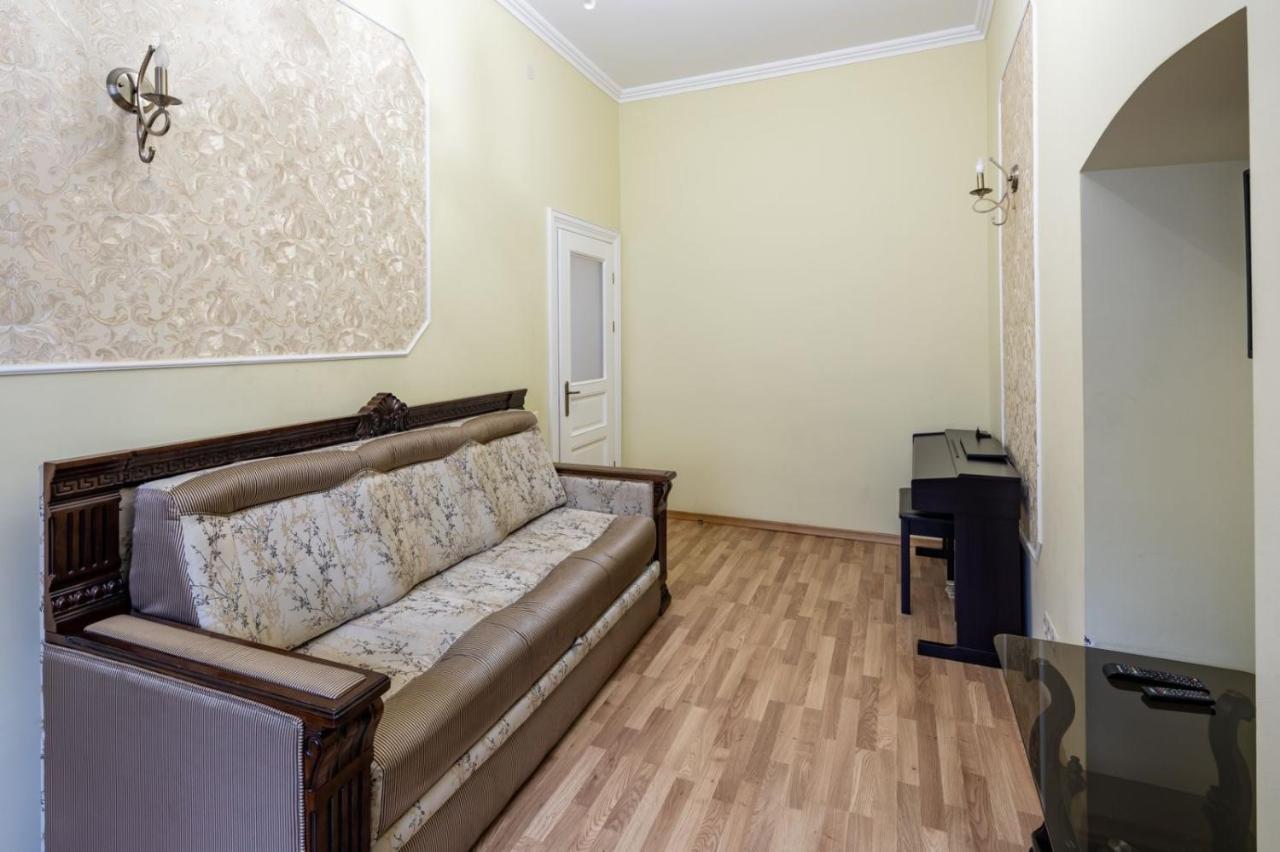 Romari Сербська 9 Daire Lviv Dış mekan fotoğraf